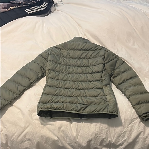 Adidas Women's Green Puffer Jacket - Picture 4 of 4